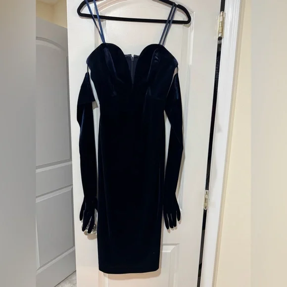 BCBGMaxAzria Plunging V Neck Midnight Blue Velvet Midi Dress with Opera Gloves BCBGMaxAzria Plunging V Neck Midnight Blue Velvet Midi Dress with Opera Gloves